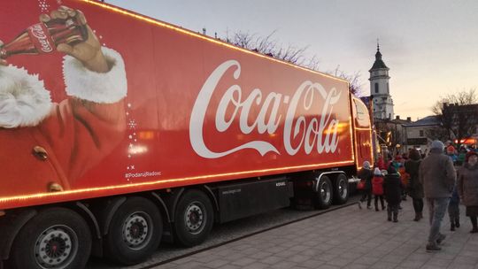 Świąteczny korowód Coca Coli odwiedził Ostrowiec Świętokrzyski