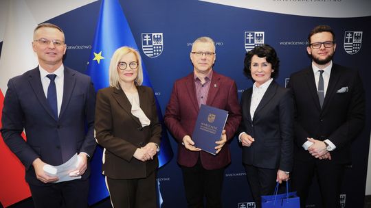 Świętokrzyska Rada Zawodowych Rodzin Zastępczych i Rodzinnych Domów Dziecka. Przedtawiciel PCPR-u sekretarzem