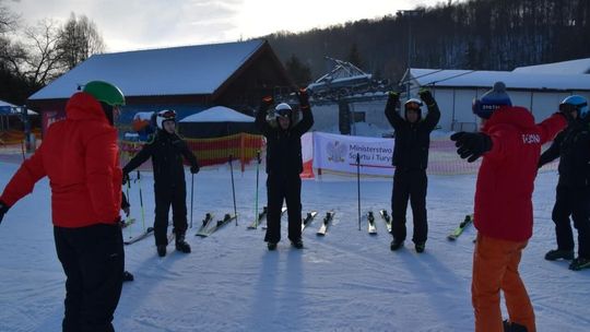 Plakat wydarzenia Świętokrzyskiego Mityngu Narciarstwa Alpejskiego