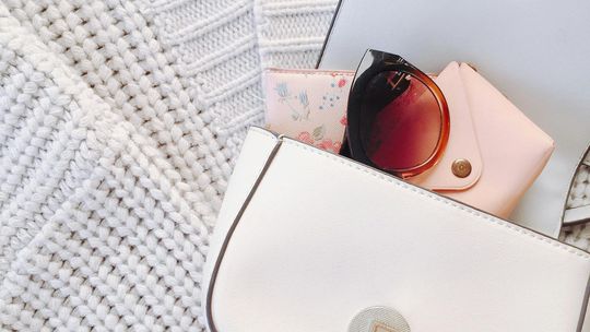 Torebki listonoszki – elegancja i funkcjonalność w jednym