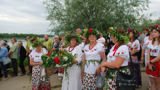 Tradycja, ogień i wianki wracają nad rzekę