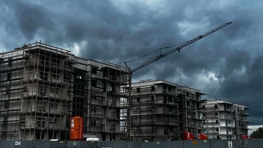 Trzy bloki komunalne rosną przy Hubalczyków