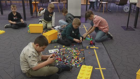 Tydzień pełen zabawy: dzieci odkrywały kreatywność w Centrum Tradycji Hutnictwa Tydzień pełen zabawy: dzieci odkrywały kreatywność w Centrum Tradycji Hutnictwa