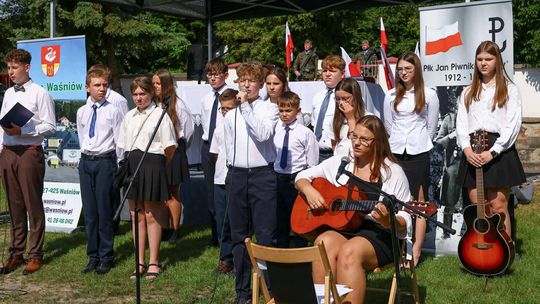 Uczcił „Ponurego”. 82. rocznica śmierci i 16 lat patronatu szkoły