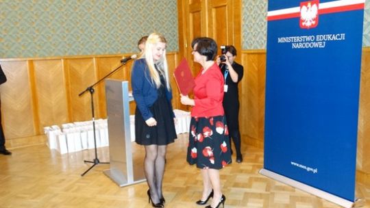 Uczennice Broniewskiego odebrały nagrody dla wybitnych