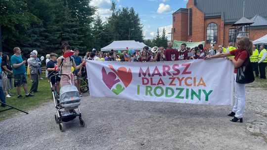 Ulicami Ostrowca przeszedł Marsz dla Życia i Rodziny