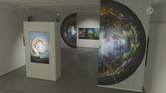 Uśmiech czarownicy - wystawa Anny Gębusi przed Dniem Kobiet Uśmiech czarownicy - wystawa Anny Gębusi przed Dniem Kobiet