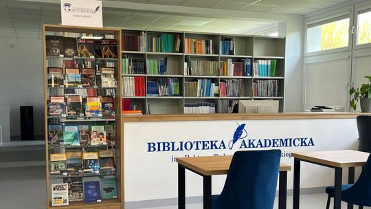 W bibliotece więcej książek i nowe strefy dla studentów