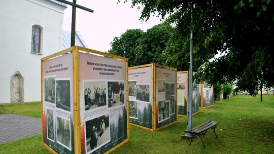 W Ćmielowie wystawiono fotografie związane z „Tarzanem". Za tydzień pogrzeb