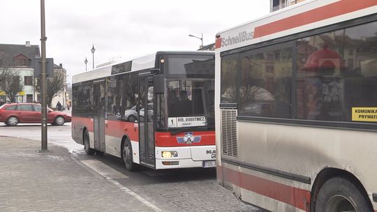 Więcej autobusów od czwartku do niedzieli
