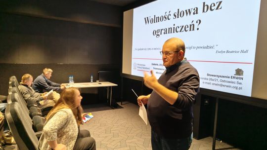 Wolność słowa bez ograniczeń? Debata w ramach projektu Obyw@tel na 100%
