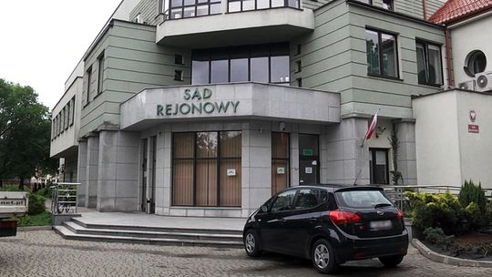 Wpłynął akt oskarżenia przeciwko prezydentowi Ostrowca