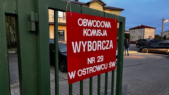 WYBORY 2023:   Na kogo głosowali mieszkańcy powiatu ostrowieckiego?