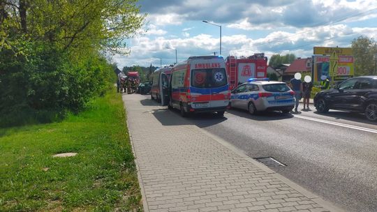 Wypadek na ulicy Opatowskiej. Dwie osoby trafiły do szpitala [AKTUALIZACJA] 