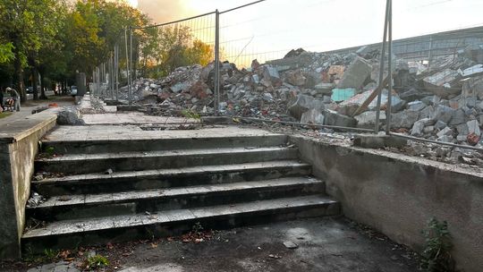 Zburzony obiekt związany z hutniczą historią miasta