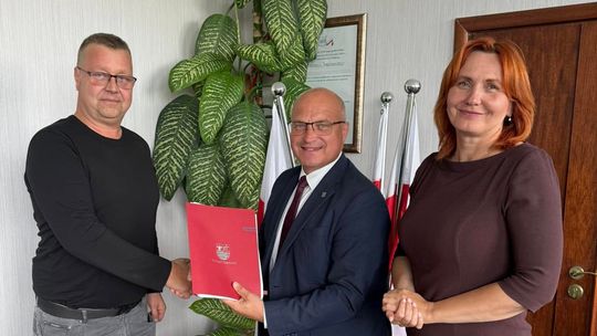 Zespół Szkół w Ożarowie: podpisano umowę na remont sal dydaktycznych