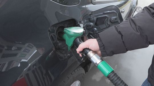 Zmiany na stacjach paliw. Kierowcy zatankują E10