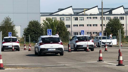 Zmieniają się przepisy. Prawko jazdy dla siedemnastolatków