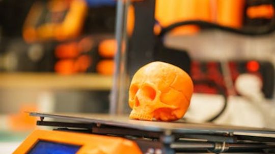 Zrównoważony rozwój dzięki technologii: Jak drukarki 3D i komputery stacjonarne przyczyniają się do ekologii