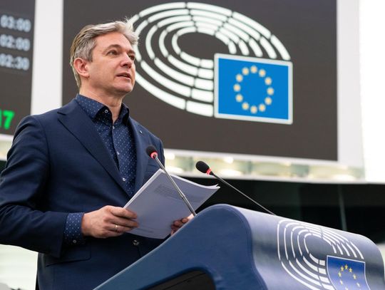 Adam Jarubas walczy o polskie firmy. Unijna polityka klimatyczna wymaga pilnej korekty