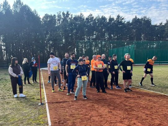Ćmielów: bieg na stadionie i strzały ku czci Żołnierzy Wyklętych Ćmielów: bieg na stadionie i strzały ku czci Żołnierzy Wyklętych