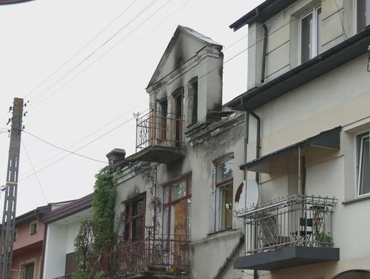 Dwa miesiące po pożarze kamienicy przy Sandomierskiej