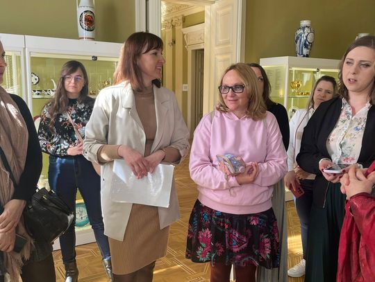 Dzień Kobiet w Pałacu Wielopolskich: opowieści o kobietach i spacer po parku Dzień Kobiet w Pałacu Wielopolskich: opowieści o kobietach i spacer po parku