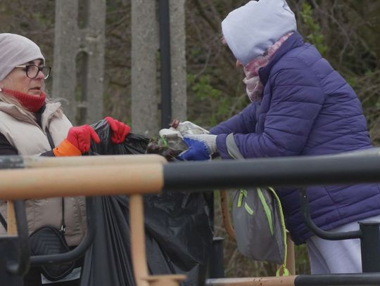 Kilogramy śmieci zebrane. Ekologiczna akcja przy Kamiennej
