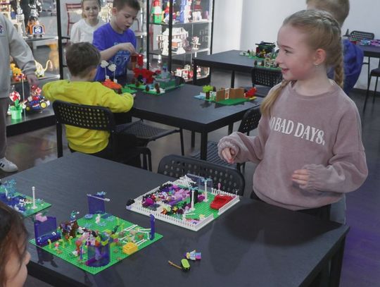 Klockomania w nowej siedzibie. Uczniowie klasy 1B PSP nr 14 wzięli udział w kolejnych warsztatach