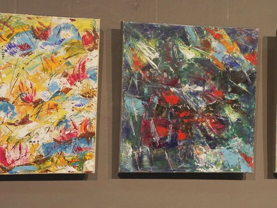 Miejski pejzaż i abstrakcje. Wystawa w Galerii  4 WYMIAR