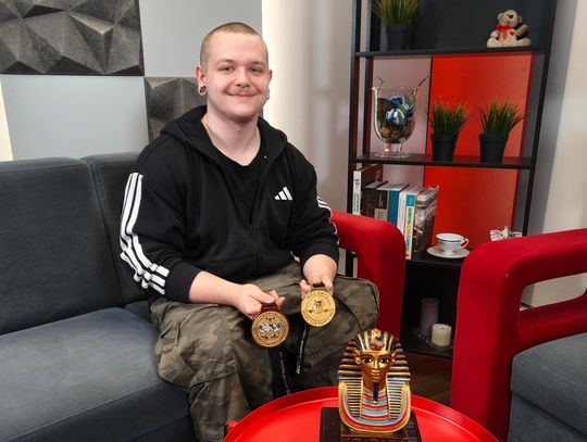 Mikołaj Gębura mistrzem świata WPC w wyciskaniu leżąc - 175 kg i rekord Polski do 17 lat