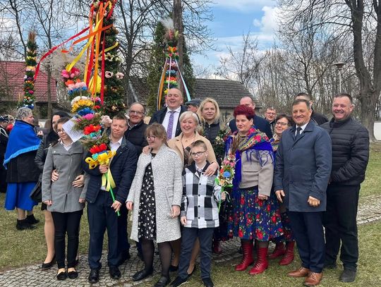 Niedziela Palmowa w Tarłowie: korowód, palmy i lokalna wspólnota