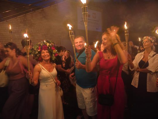 Noc Świętojańska.  Wianki, koncert i korowód wokół wód