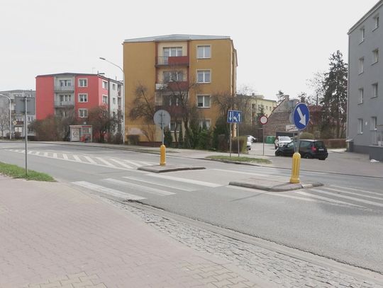 Po 16 latach przesunięcie przejścia ma zakończyć niebezpieczny wyjazd z parkingu Po 16 latach przesunięcie przejścia ma zakończyć niebezpieczny wyjazd z parkingu