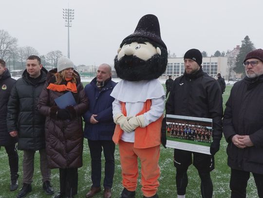 Powiat Ostrowiecki przeznacza 170 tys. złotych na promocję przez sport. Wsparcie dla KSZO 1929 Powiat Ostrowiecki przeznacza 170 tys. złotych na promocję przez sport. Wsparcie dla KSZO 1929