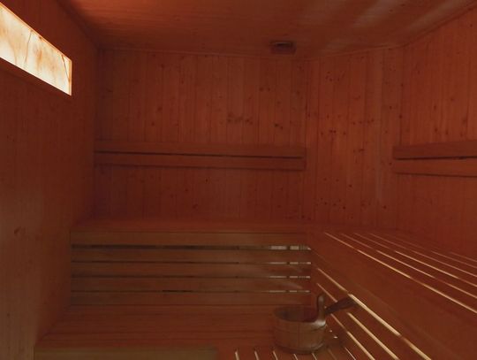 Sauna fińska na "Rawce" po remoncie - dwie kabiny i grota solna już otwarte