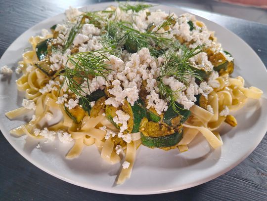 Smaki Basi - Makaron z cukinią i pesto bazyliowym