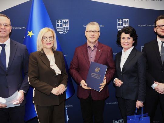 Świętokrzyska Rada Zawodowych Rodzin Zastępczych i Rodzinnych Domów Dziecka. Przedtawiciel PCPR-u sekretarzem