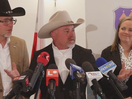 Szeryf z Teksasu odwiedził Opatów - spotkania z władzami, szkołą i policją