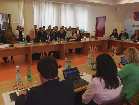 Szpital pod lupą radnych. Rozmowa o pieniądzach i przyszłości Szpital pod lupą radnych. Rozmowa o pieniądzach i przyszłości