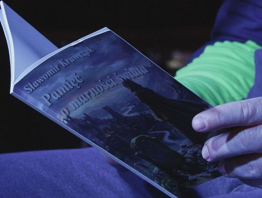 Tomik poezji uczestnika Przystani w Ostrowcu Świętokrzyskim zaprezentowany przedpremierowo Tomik poezji uczestnika Przystani w Ostrowcu Świętokrzyskim zaprezentowany przedpremierowo