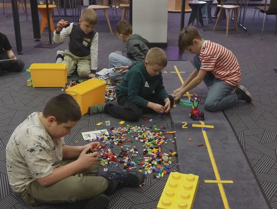 Tydzień pełen zabawy: dzieci odkrywały kreatywność w Centrum Tradycji Hutnictwa Tydzień pełen zabawy: dzieci odkrywały kreatywność w Centrum Tradycji Hutnictwa