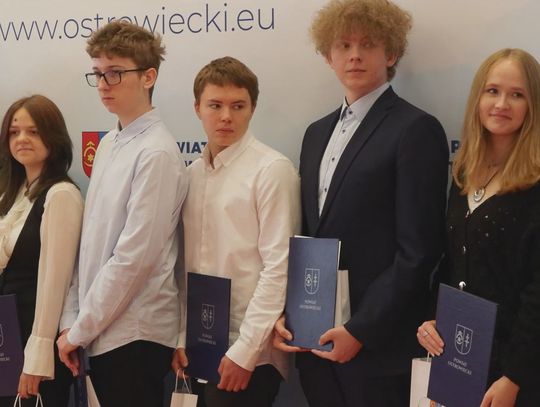 Uczniowie odebrali certyfikaty Cambridge C1 Advanced