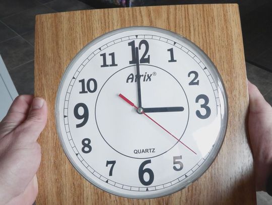 Zmiana czasu - tracimy godzinę snu. Czy nadal ma to sens? Zmiana czasu - tracimy godzinę snu. Czy nadal ma to sens?