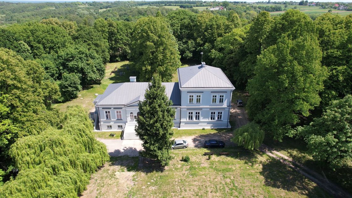 KUNÓW | Potrzebni wolontariusze do posprzątania parku. Rusza projekt „Wspólnie dla dziedzictwa”