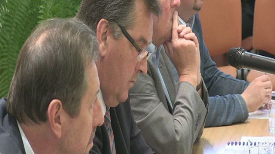 Absolutorium dla Zarządu Powiatu Ostrowieckiego Absolutorium dla Zarządu Powiatu Ostrowieckiego