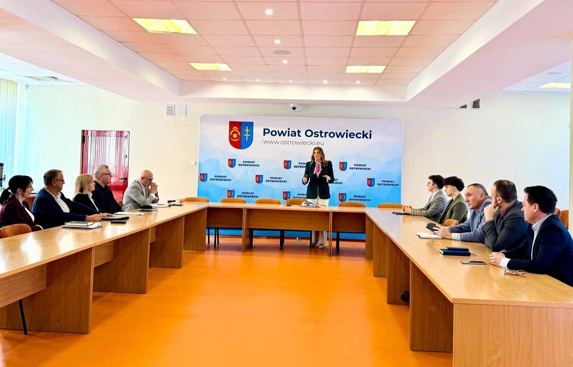 Powiat ostrowiecki powołał Zespół do Spraw Rozwoju
