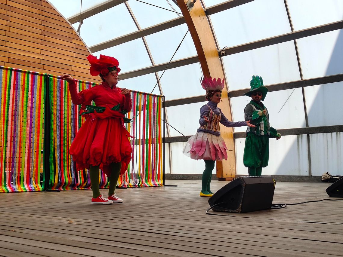 Barwny korowód i ekologiczny spektakl. Ostrowiec Świętokrzyski uczcił Dzień Ziemi z najmłodszymi