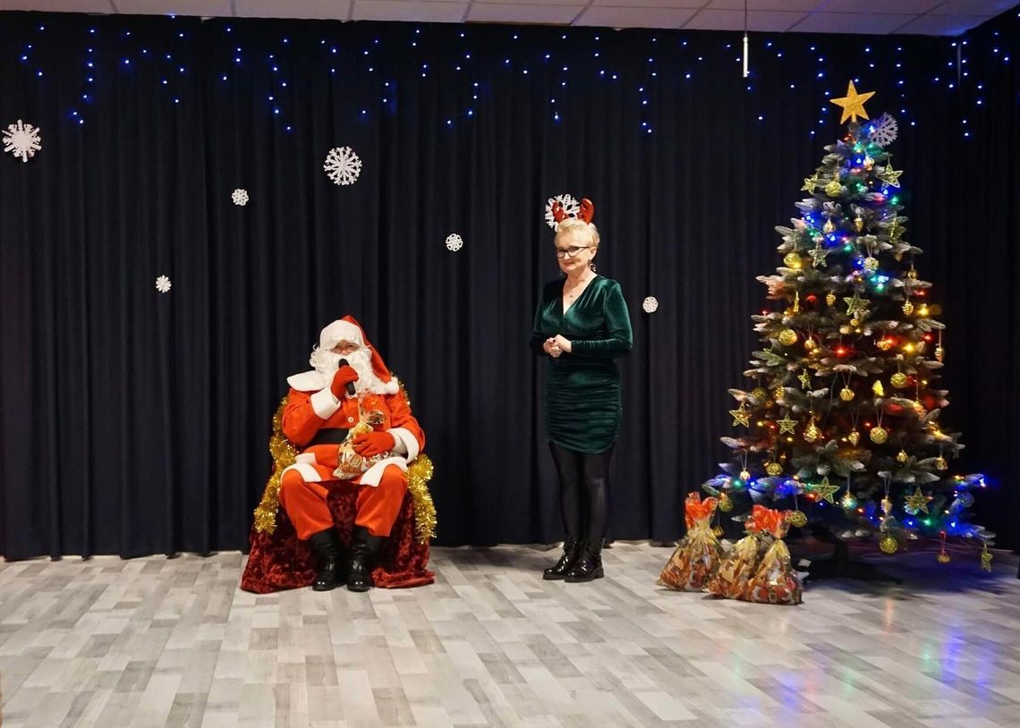 Chcesz się spotkać z Mikołajem? Plakat informacyjny o zabawie mikołajkowej w Gminie Sadowie