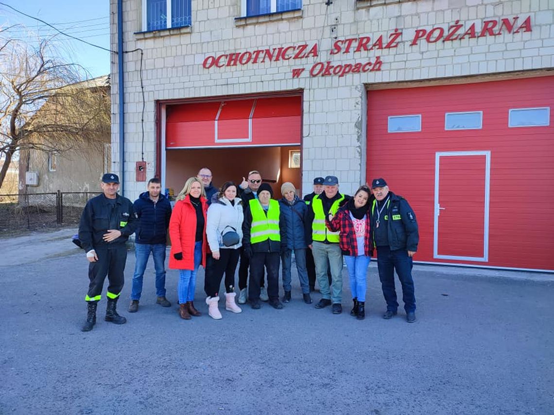 ĆMIELÓW | Bus z darami dotarł do granicy 